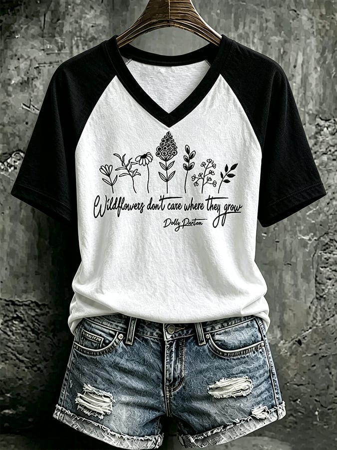 Women's Wildflowers Don'T Care Where They Grow โ Dolly Parton Print T-Shirt