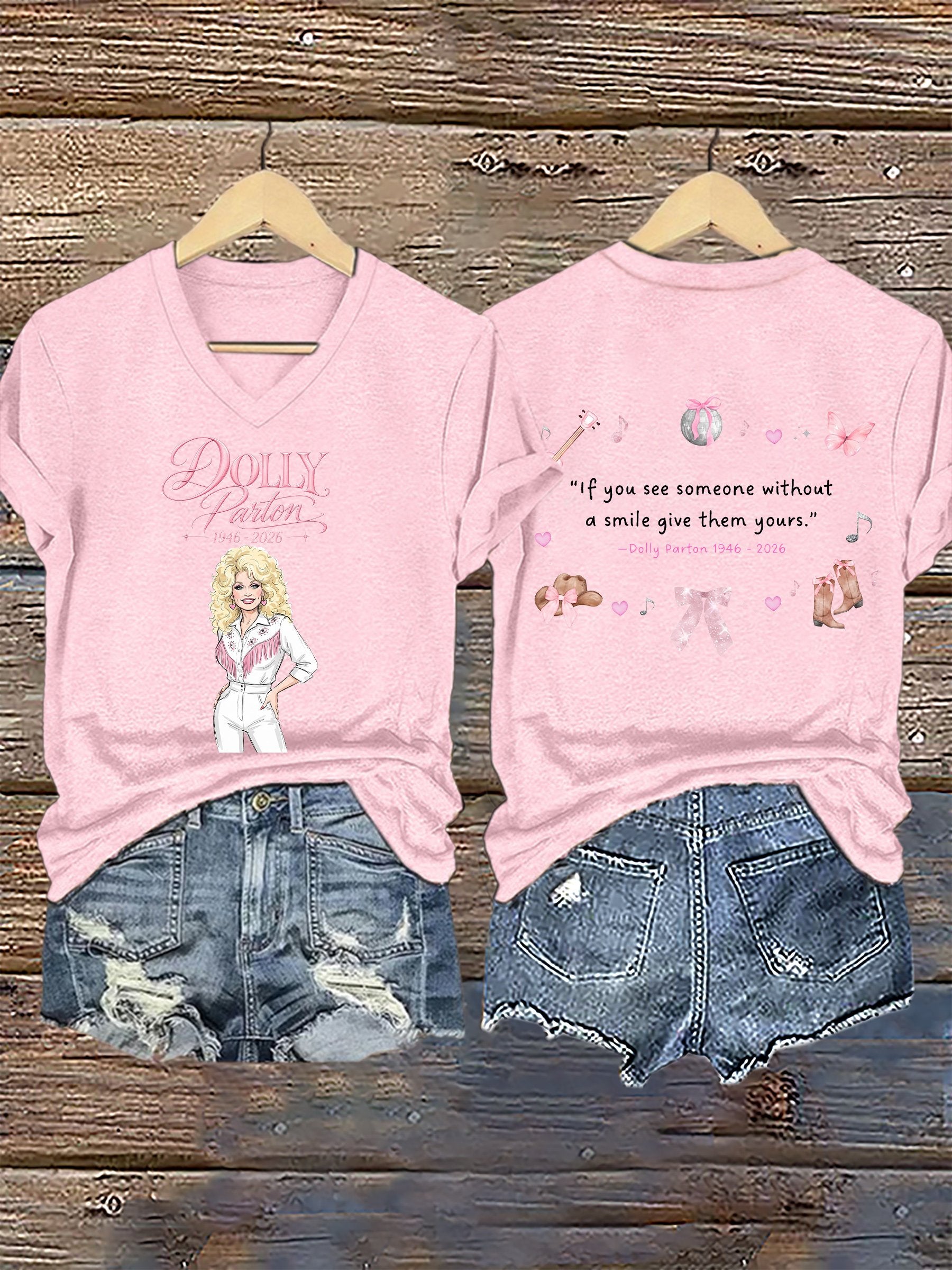 V-Neck Retro Dolly Queen Of Country If You See Someone Without A Smile Give Them Yours Print T-Shirt