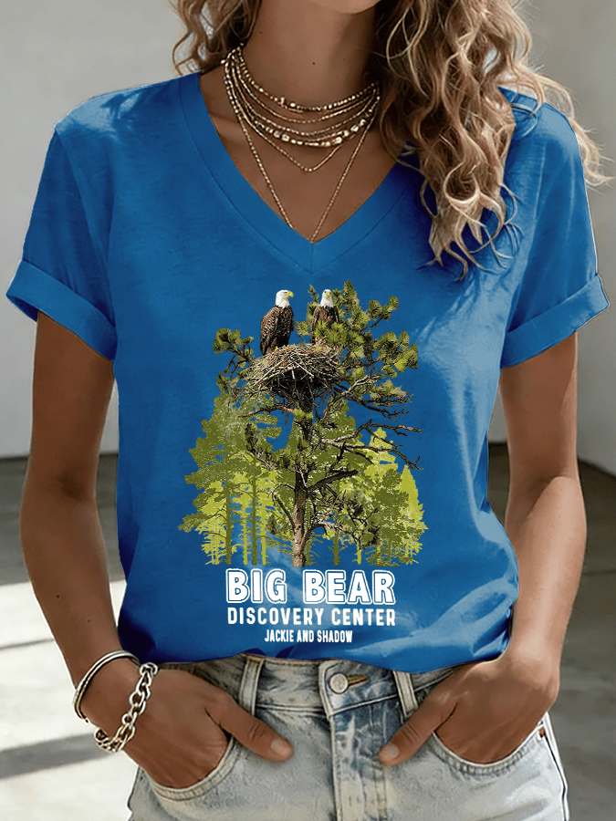 V-Neck Retro Big Bear Discovery Center Jackie And Shadow Print T-Shirt
