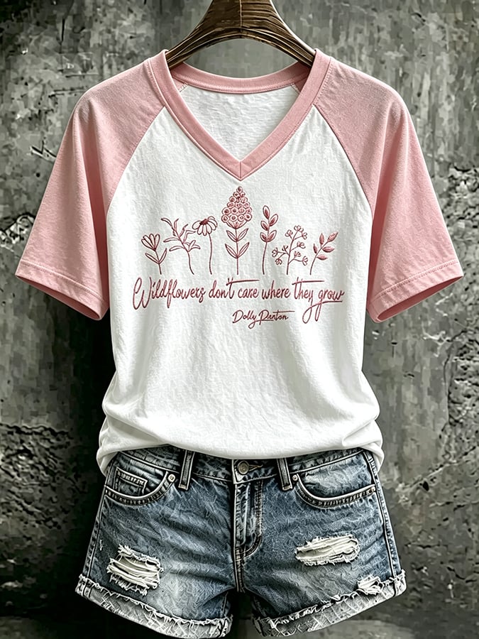 Women's Wildflowers Don'T Care Where They Grow โ Dolly Parton Print T-Shirt