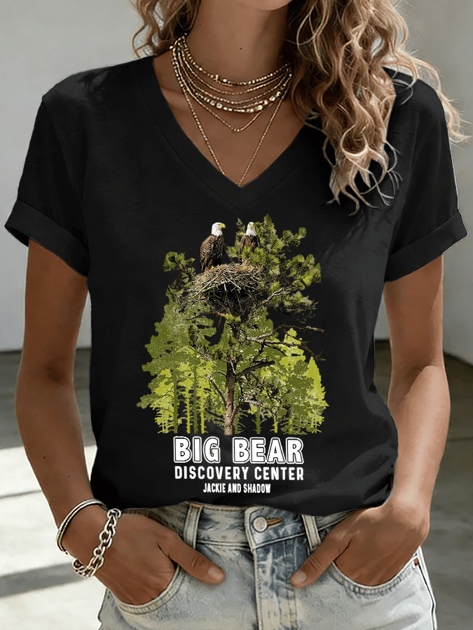 V-Neck Retro Big Bear Discovery Center Jackie And Shadow Print T-Shirt
