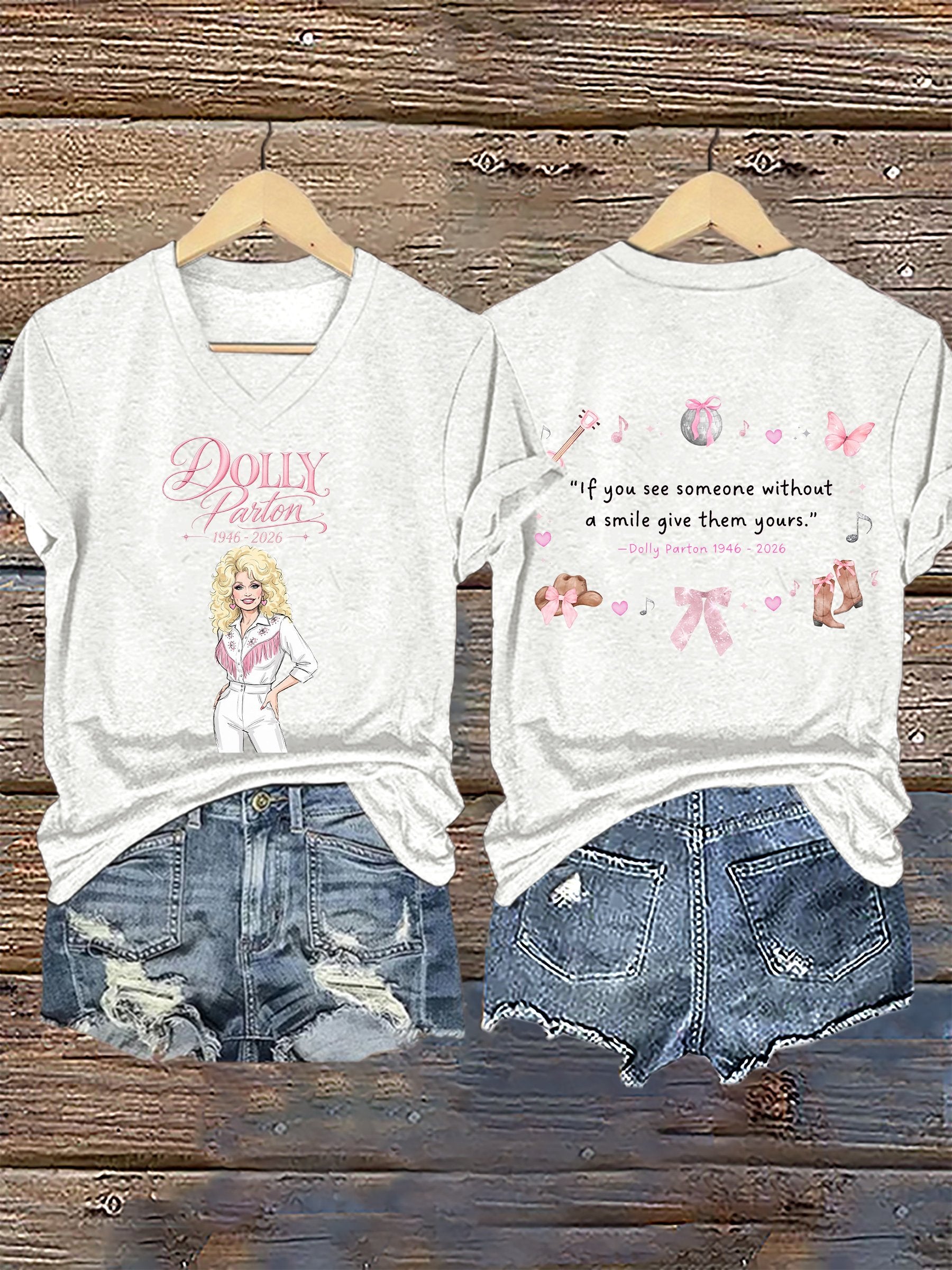 V-Neck Retro Dolly Queen Of Country If You See Someone Without A Smile Give Them Yours Print T-Shirt
