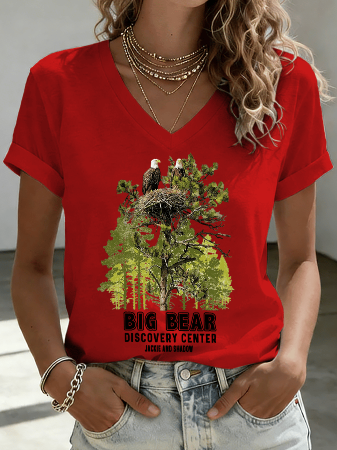 V-Neck Retro Big Bear Discovery Center Jackie And Shadow Print T-Shirt